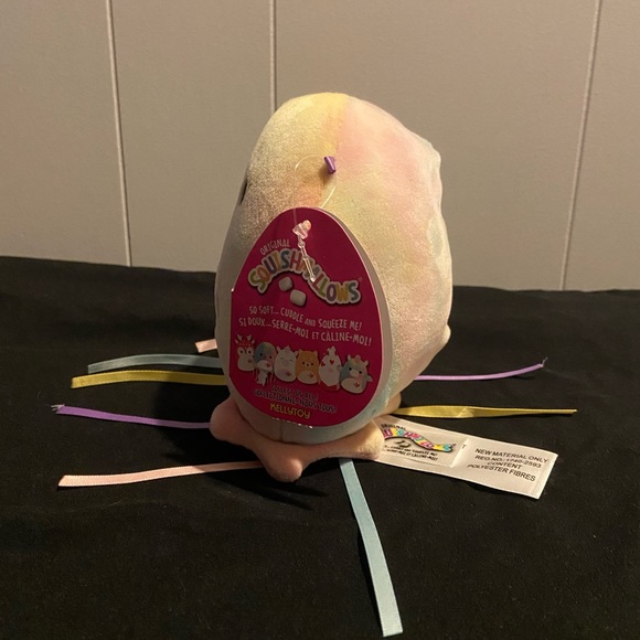 Janet the Valentines Exclusive Jellyfish Squishmallow - Picture 2 of 5